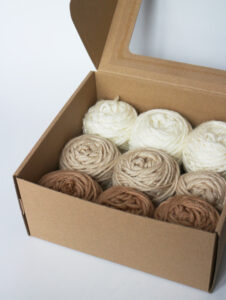 Zestaw włóczek do punch needle – kompozycja: Złamana biel / Beż/ Karmel